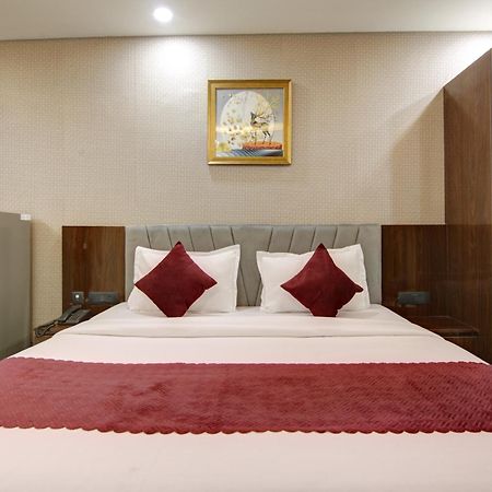 Limewood Stay - Millennium Huda City Center Gurgaon Bagian luar foto