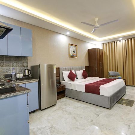 Limewood Stay - Millennium Huda City Center Gurgaon Bagian luar foto