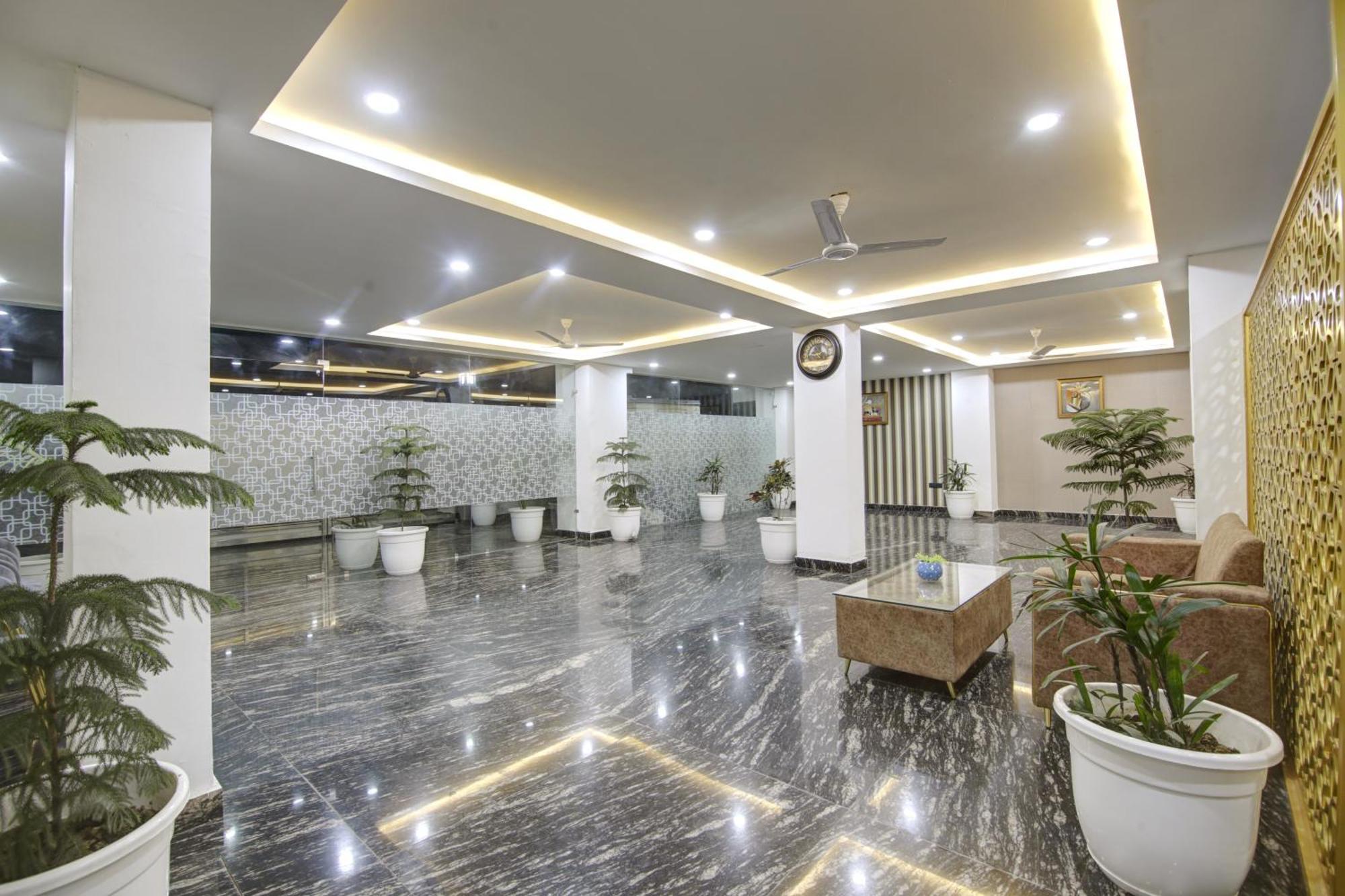 Limewood Stay - Millennium Huda City Center Gurgaon Bagian luar foto