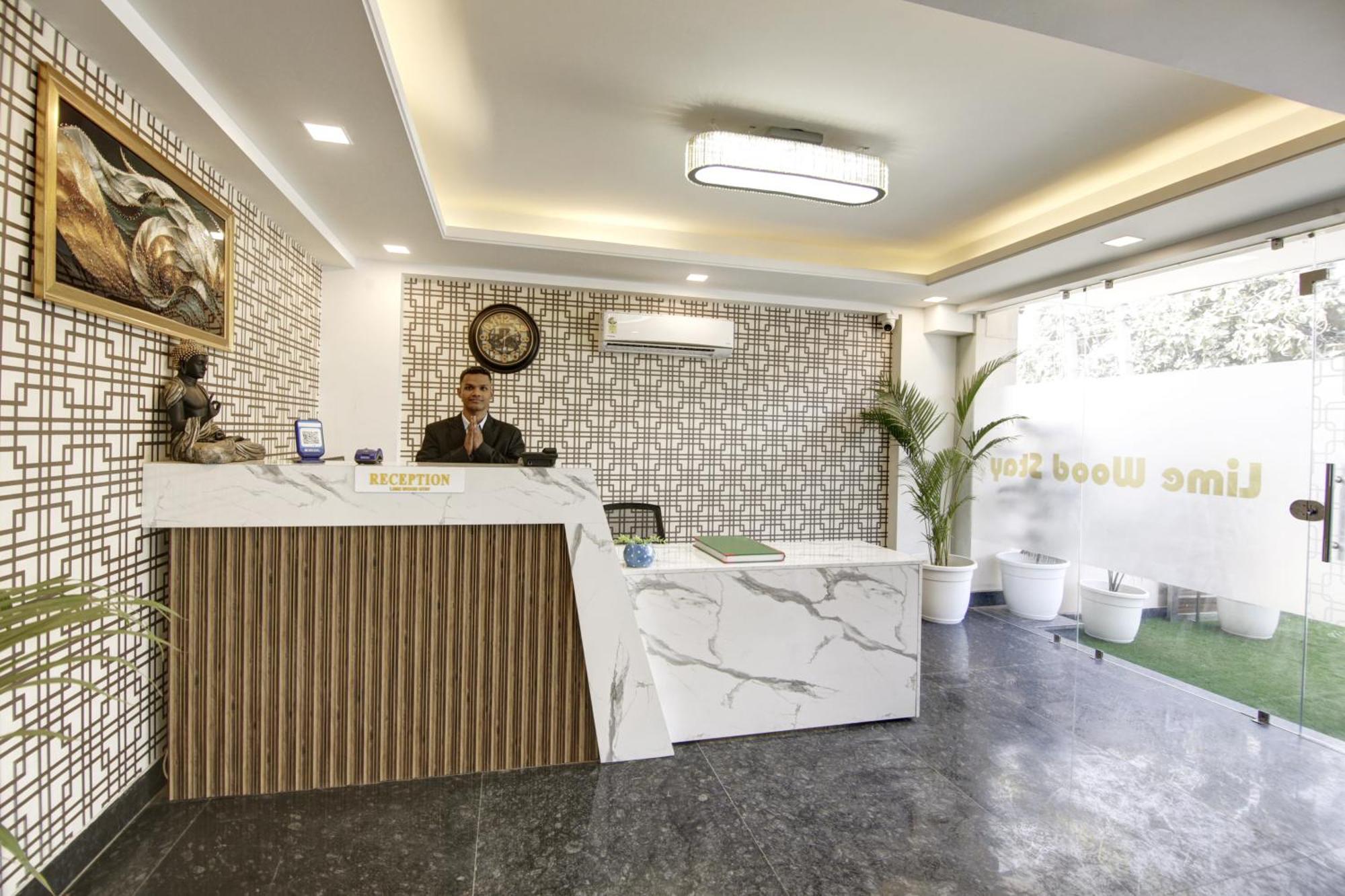 Limewood Stay - Millennium Huda City Center Gurgaon Bagian luar foto