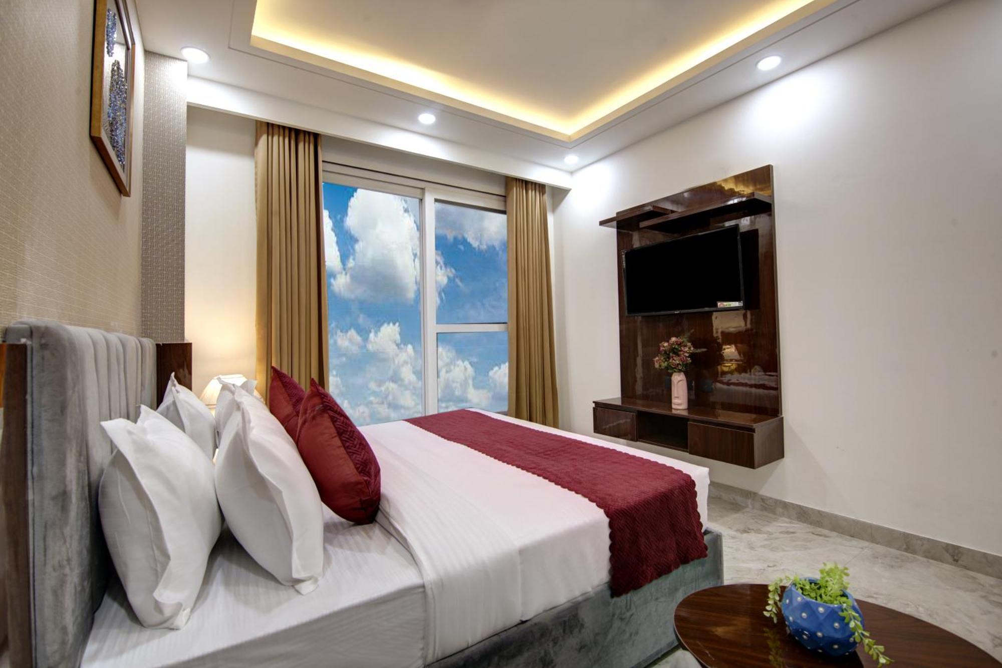 Limewood Stay - Millennium Huda City Center Gurgaon Bagian luar foto