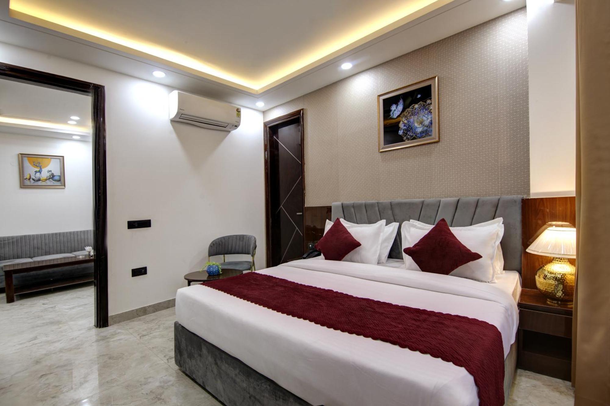 Limewood Stay - Millennium Huda City Center Gurgaon Bagian luar foto