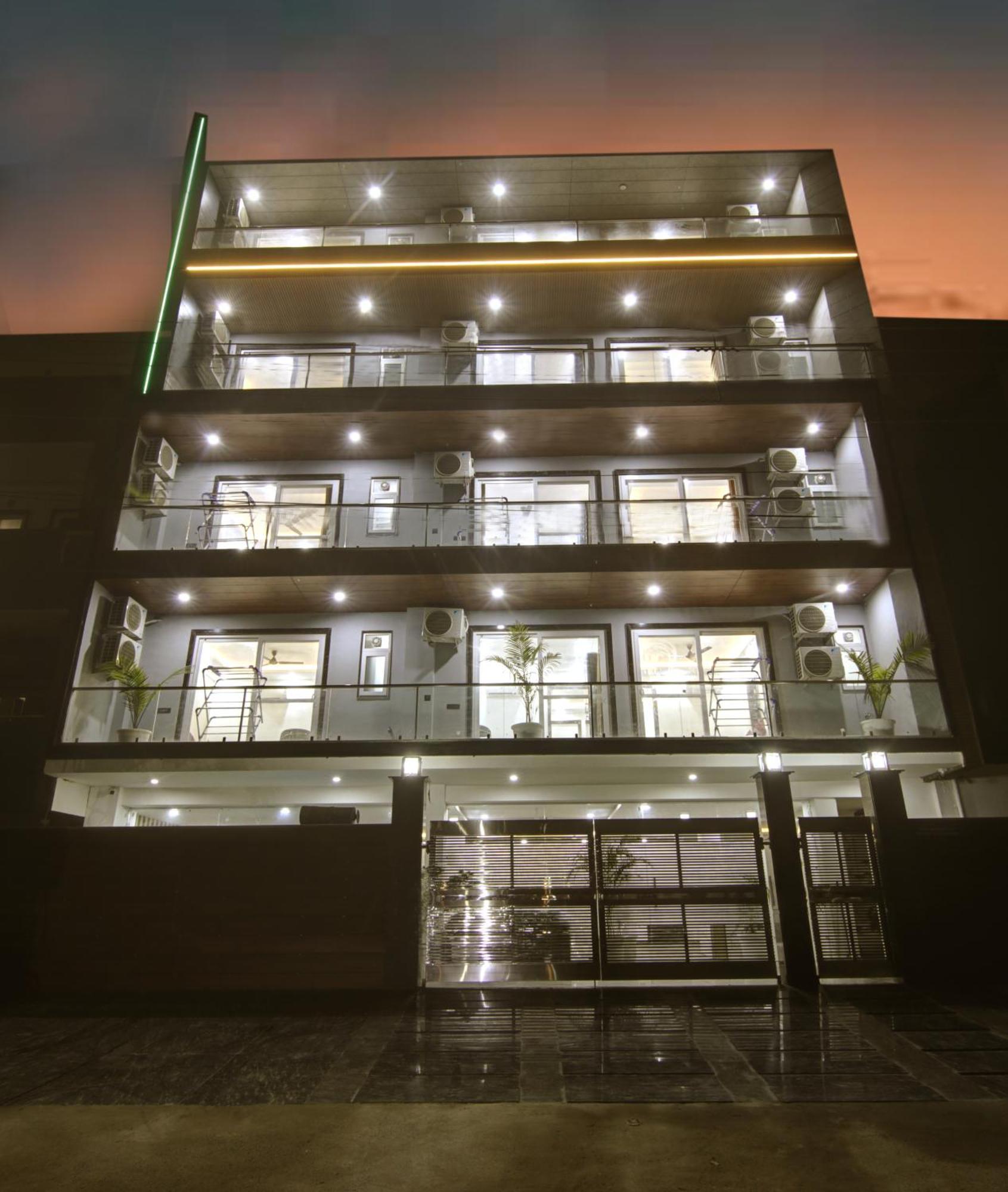 Limewood Stay - Millennium Huda City Center Gurgaon Bagian luar foto